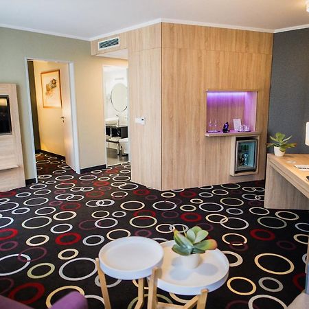 Garden Hotel Wellness Es Konferencia Szolnok Luaran gambar