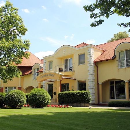 Garden Hotel Wellness Es Konferencia Szolnok Luaran gambar