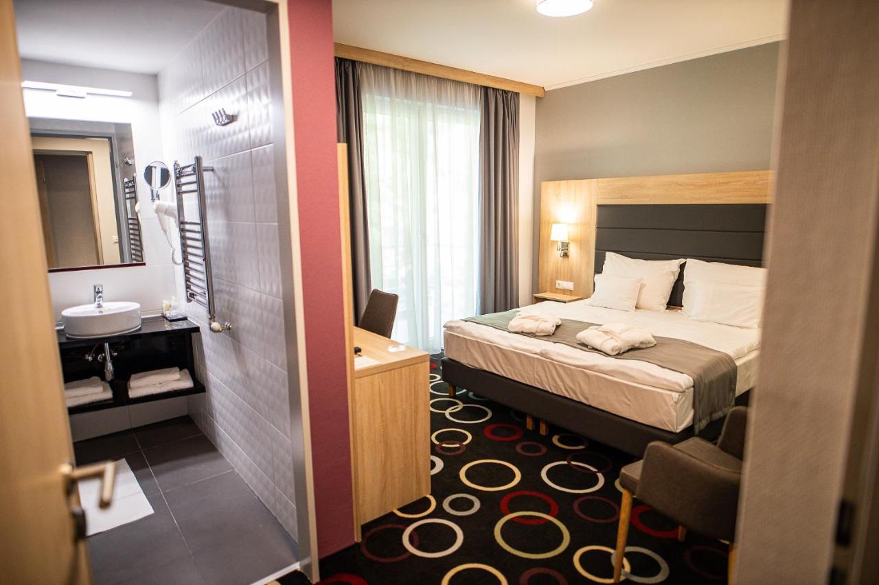 Garden Hotel Wellness Es Konferencia Szolnok Luaran gambar