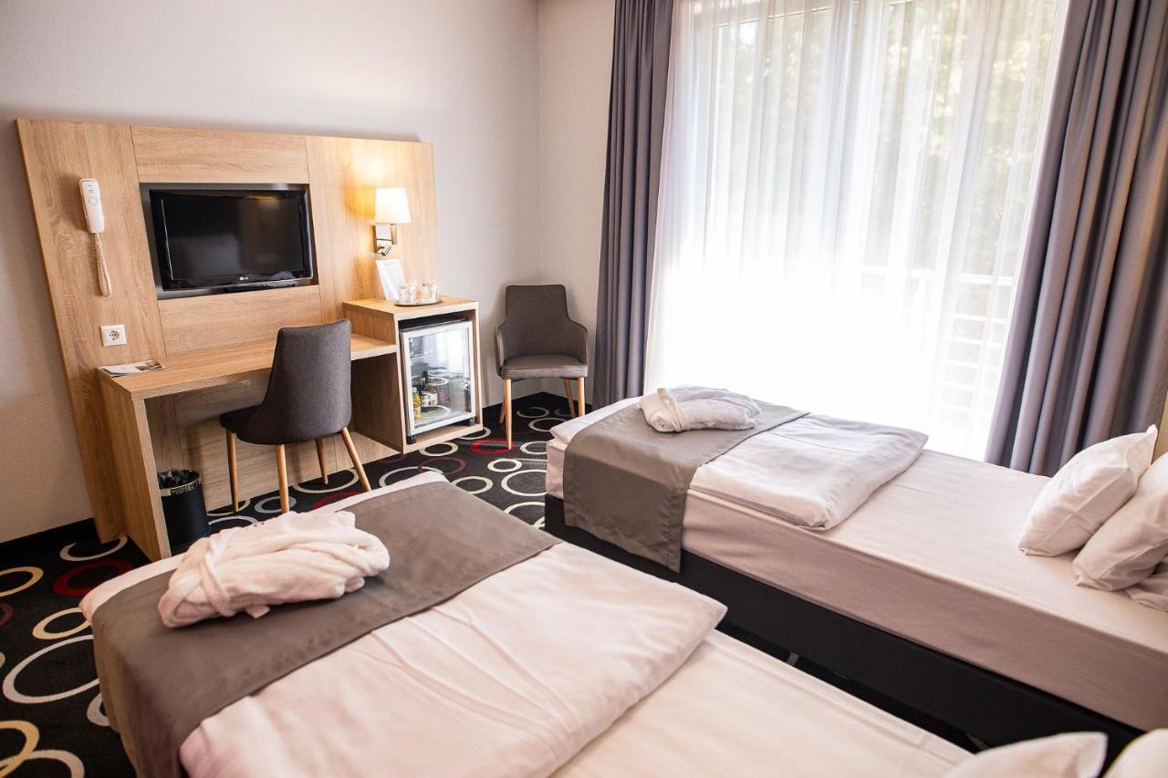 Garden Hotel Wellness Es Konferencia Szolnok Luaran gambar