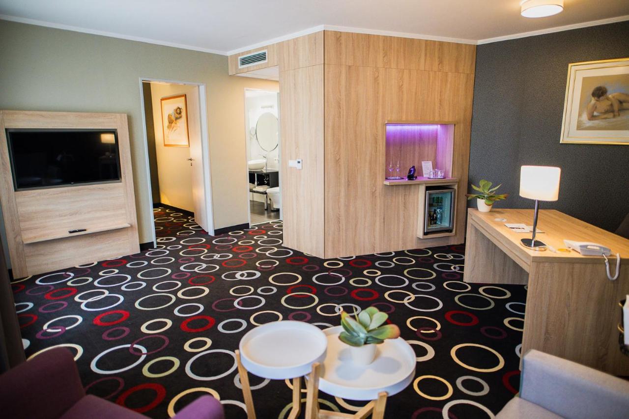 Garden Hotel Wellness Es Konferencia Szolnok Luaran gambar