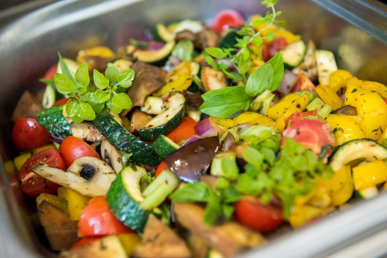 Garden Hotel Wellness Es Konferencia Szolnok Luaran gambar