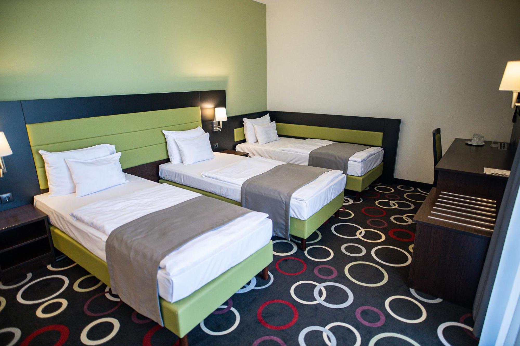 Garden Hotel Wellness Es Konferencia Szolnok Luaran gambar