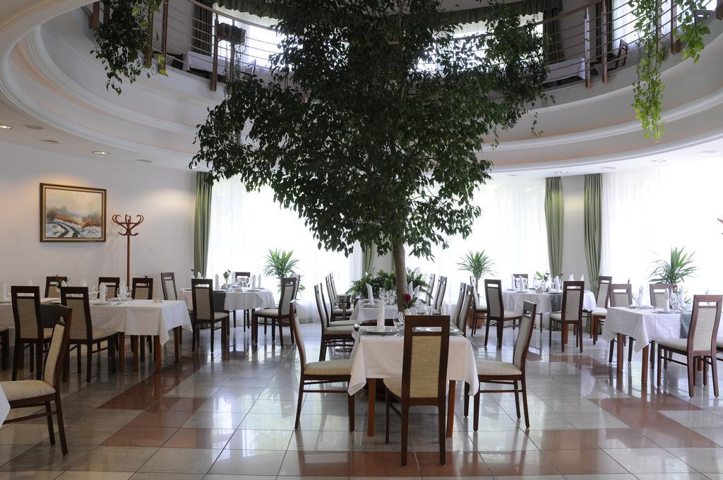 Garden Hotel Wellness Es Konferencia Szolnok Luaran gambar