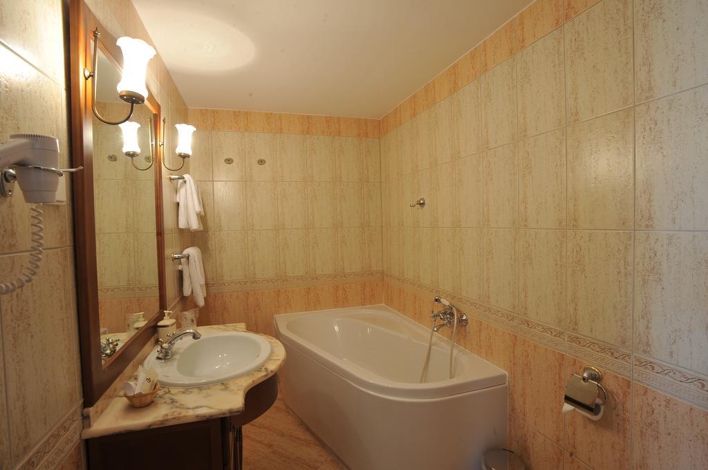 Garden Hotel Wellness Es Konferencia Szolnok Luaran gambar