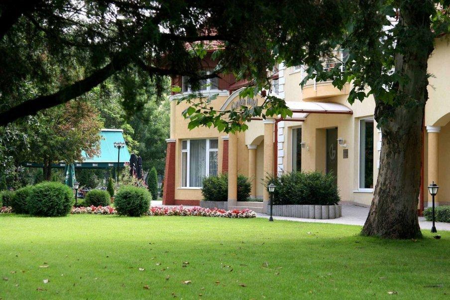 Garden Hotel Wellness Es Konferencia Szolnok Luaran gambar