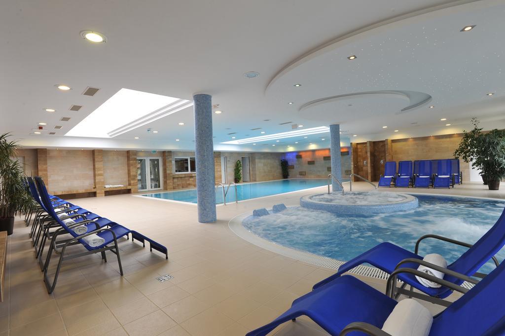 Garden Hotel Wellness Es Konferencia Szolnok Luaran gambar