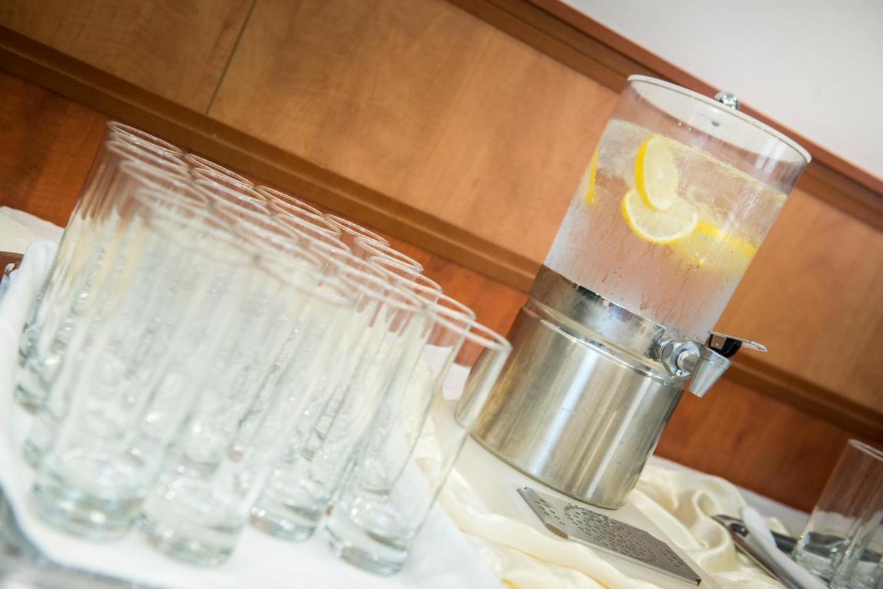 Garden Hotel Wellness Es Konferencia Szolnok Luaran gambar