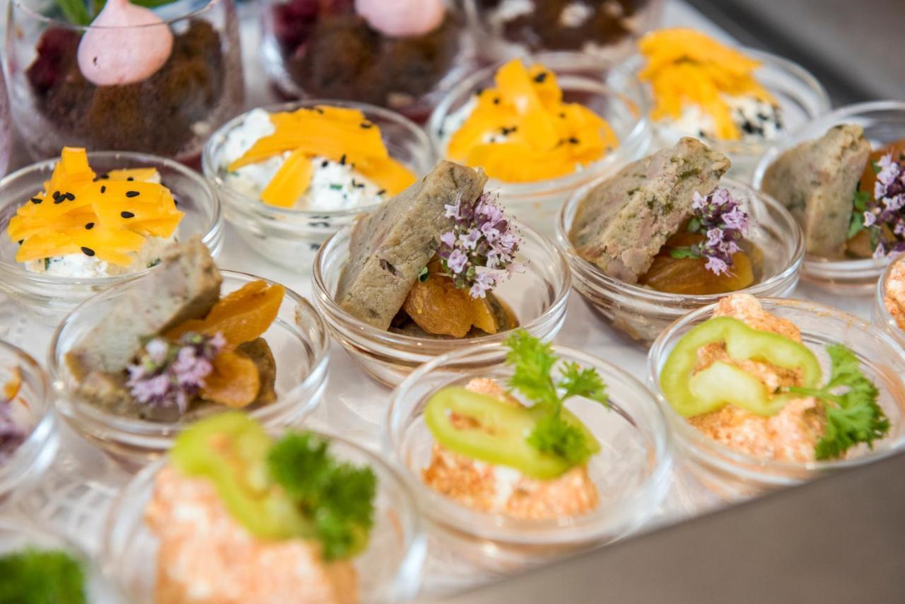 Garden Hotel Wellness Es Konferencia Szolnok Luaran gambar